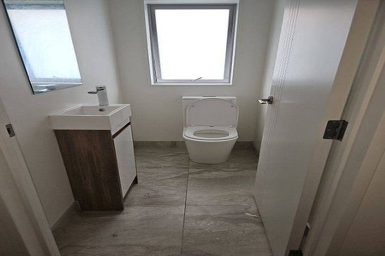 Photo of property in 10 Cliff Road, Papakura, 2110