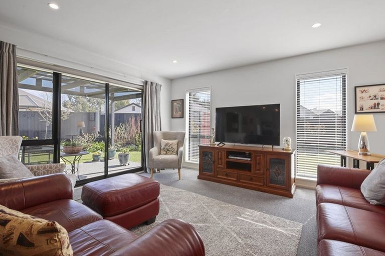 Photo of property in 1 Stratford (pvt) Way, Rangiora, 7400