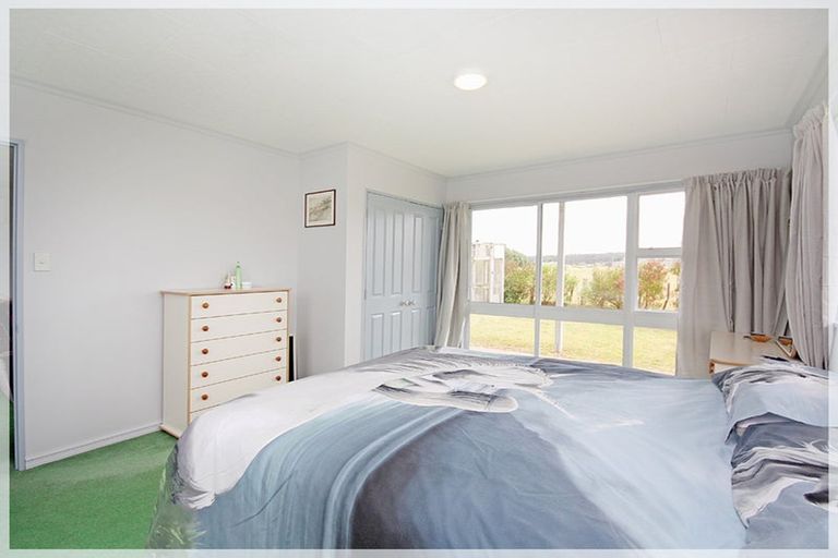 Photo of property in 6 Watchorn Place, Foxton Beach, Foxton, 4815