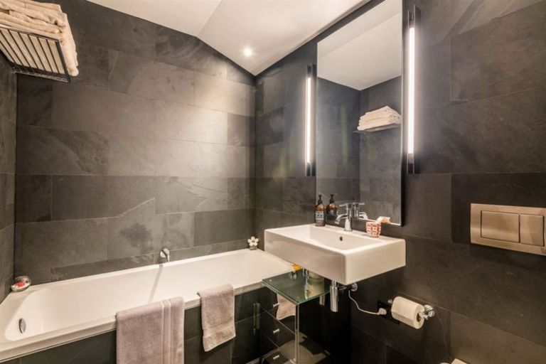 Photo of property in 6 Westwell Road, Belmont, Auckland, 0622