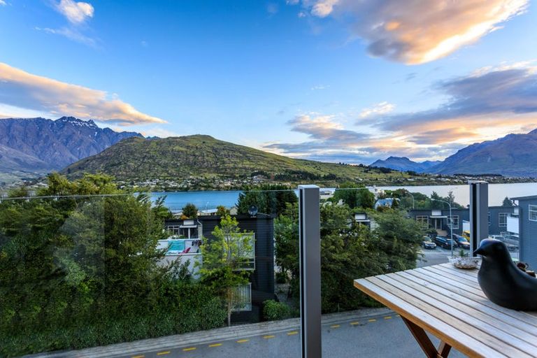 Photo of property in Greenstone Terraces, 5/716 Frankton Road, Queenstown, 9300