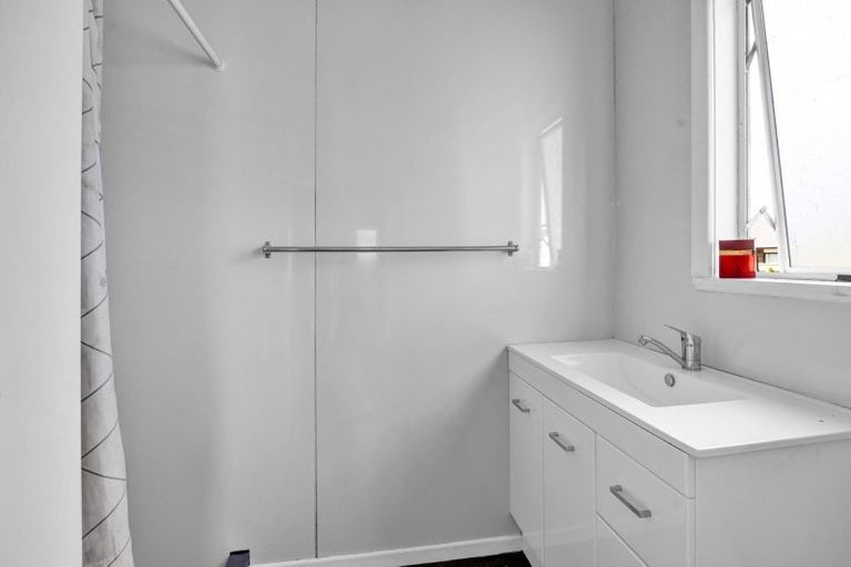 Photo of property in 64 Puriri Street, Hawera, 4610