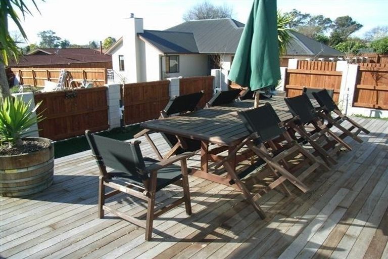 Photo of property in 9a Gillean Street, Havelock North, 4130