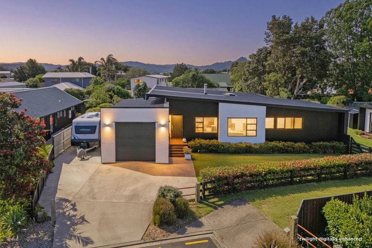 Photo of property in 10 Voyager Place, Cooks Beach, Whitianga, 3591