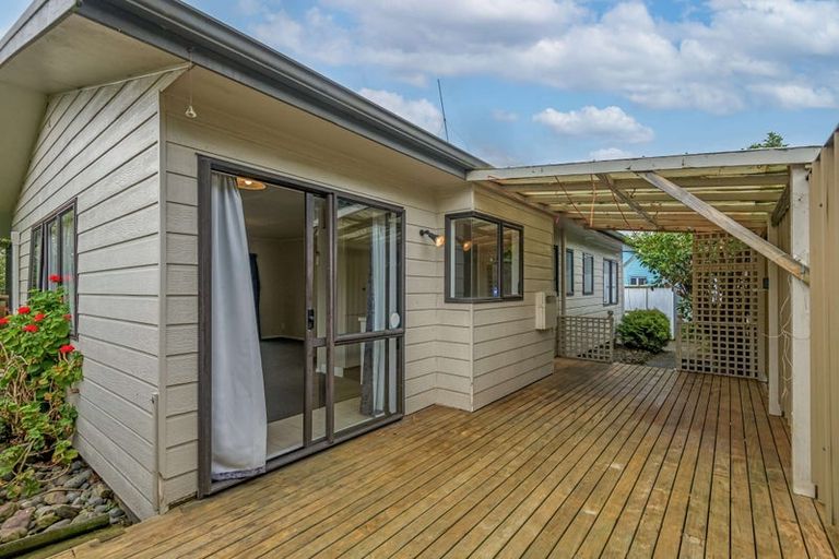 Photo of property in 21 Dahlstrom Grove, Kelvin Grove, Palmerston North, 4414