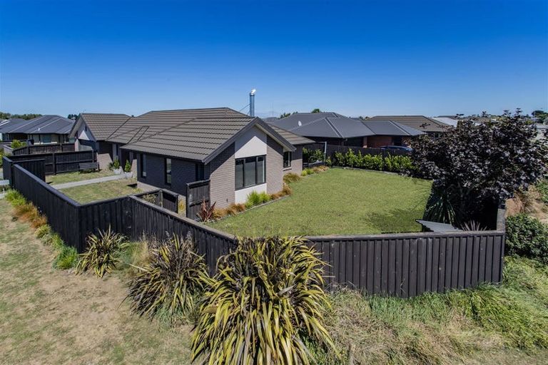 Photo of property in 10 Devlin Avenue, Rangiora, 7400