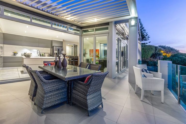 Photo of property in 32 Roys Road, Plimmerton, Porirua, 5026