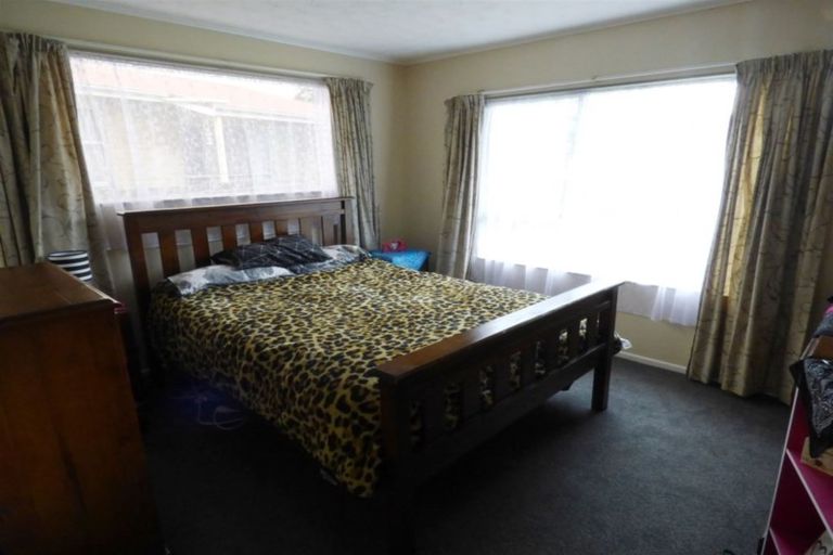 Photo of property in 32 Mcneil Street, Balclutha, 9230