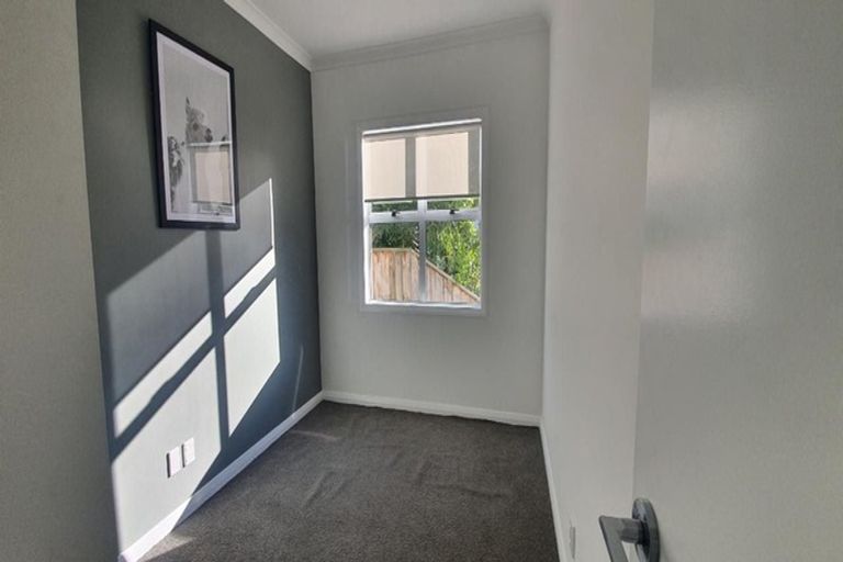 Photo of property in 14 Golf Road, Manor Park, Lower Hutt, 5019