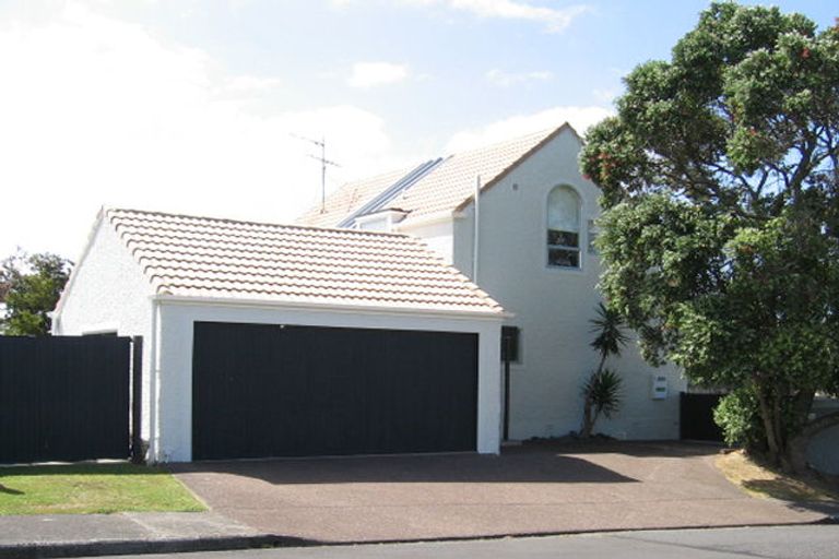 Photo of property in 2/3 Tui Road, Birkenhead, Auckland, 0626