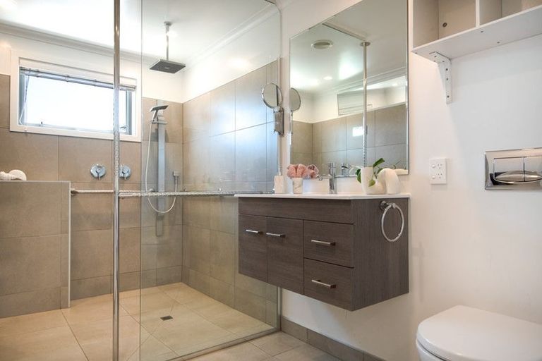 Photo of property in 21 Eric Farley Drive, Kumeu, 0810