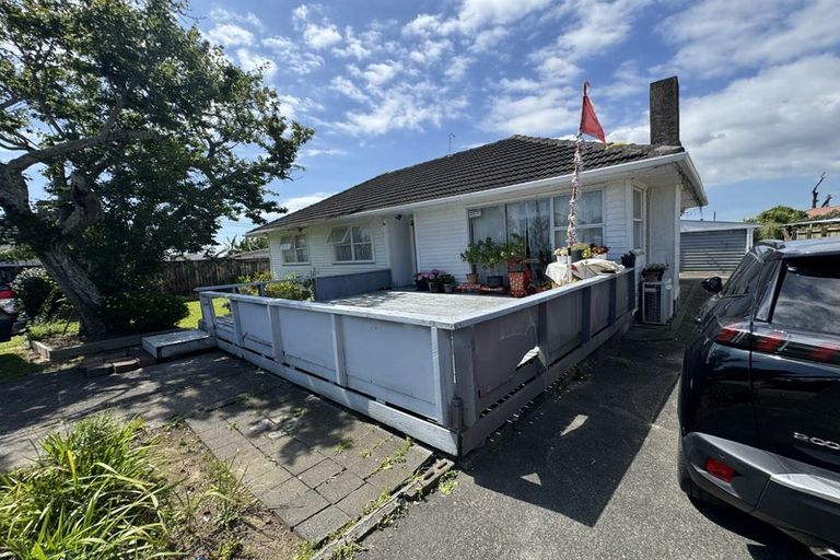 Photo of property in 10 Raglan Street, Mangere East, Auckland, 2024