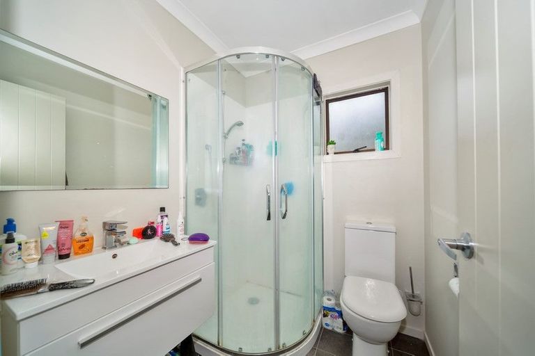 Photo of property in 65 Seaview Road, Marfell, New Plymouth, 4310