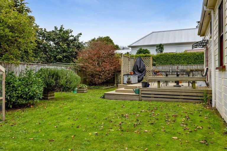Photo of property in 237 South Road, Hawera, 4610