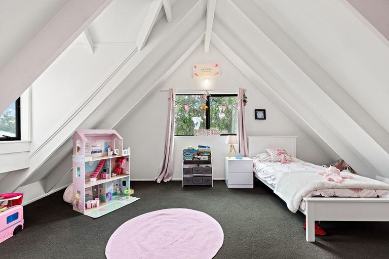 Photo of property in 6 Te Moau Avenue, Parakai, 0830