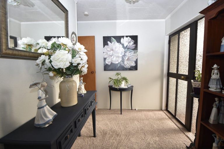 Photo of property in 250b High Street North, Carterton, 5713