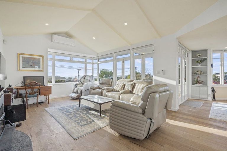 Photo of property in 27 Palmer Crescent, Mission Bay, Auckland, 1071