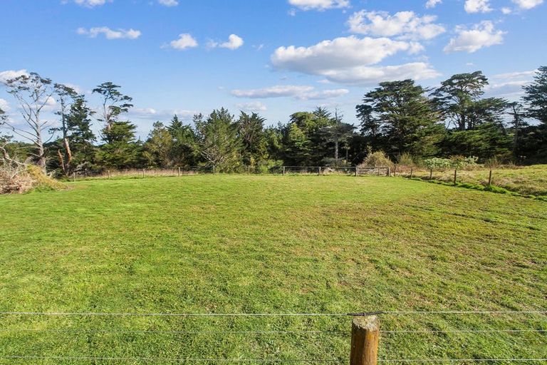 Photo of property in 112a Mcrobbie Road, Kingseat, Papakura, 2580