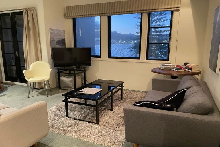 Photo of property in 2/1 Hay Street, Oriental Bay, Wellington, 6011