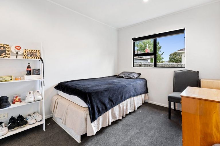 Photo of property in Peninsula Primary School, 61 Wharf Road, Te Atatu Peninsula, Auckland, 0610