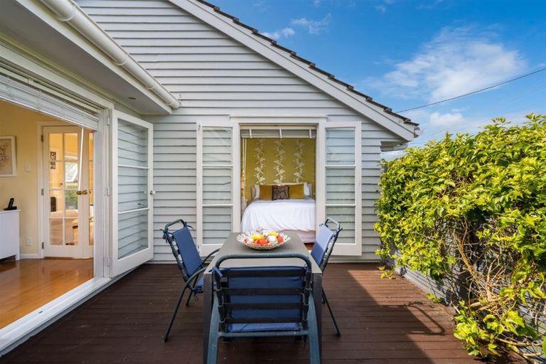 Photo of property in 1/21 Stanley Avenue, Milford, Auckland, 0620
