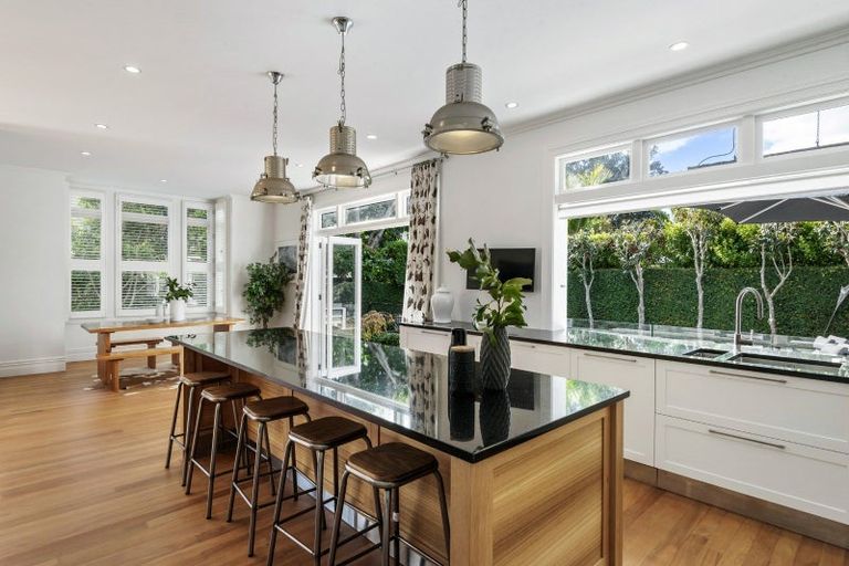 Photo of property in 46 Tainui Road, Devonport, Auckland, 0624