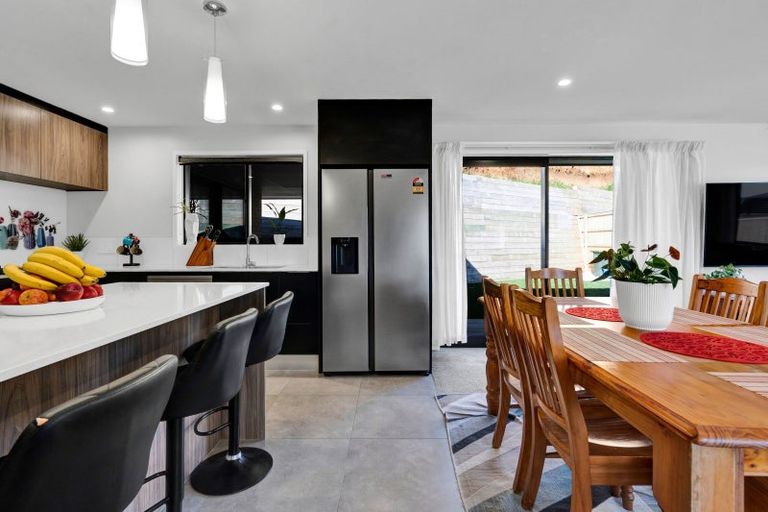 Photo of property in 51 Magnolia Drive, Westown, New Plymouth, 4310