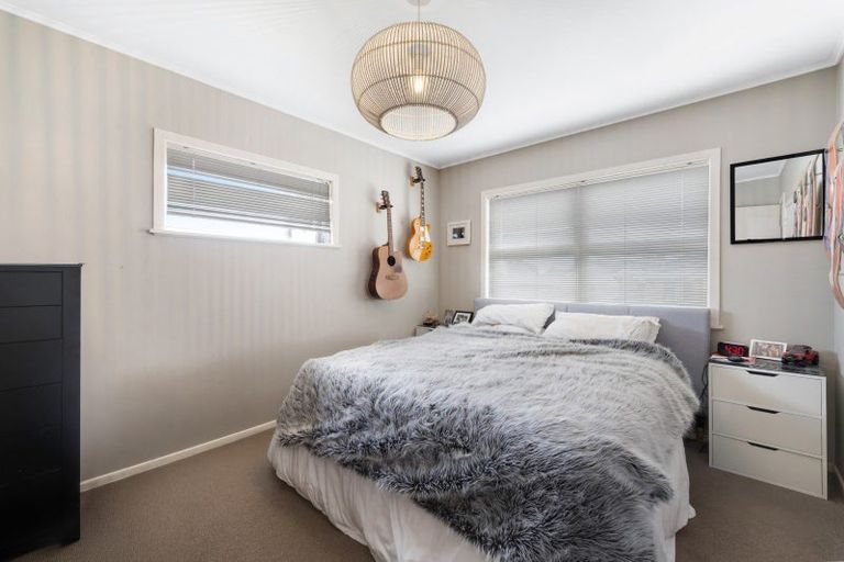 Photo of property in 11 Swan Crescent, Pakuranga, Auckland, 2010