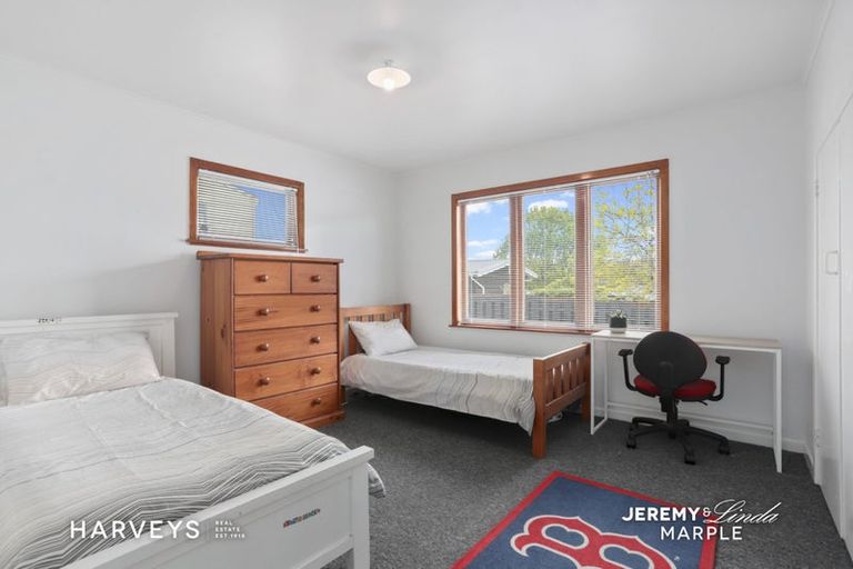 Photo of property in 3 Lex Avenue, Green Bay, Auckland, 0604