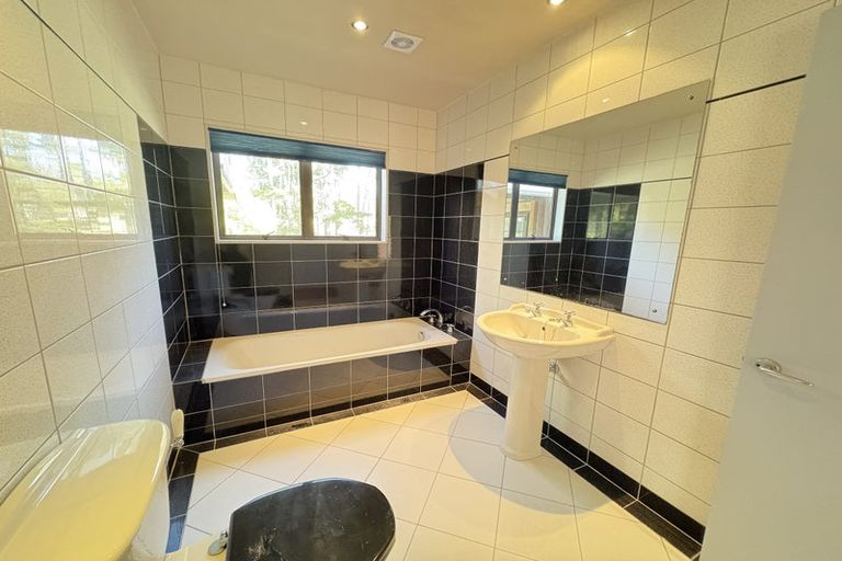 Photo of property in 123 Pomona Road, Kumeu, 0891