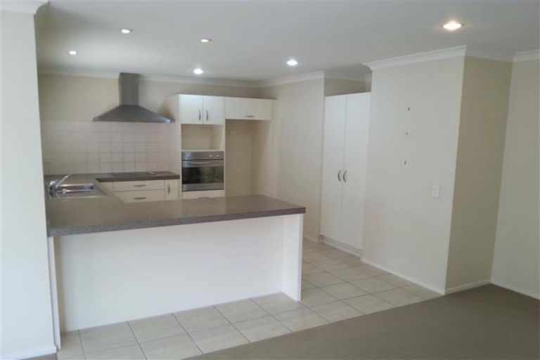 Photo of property in 114 Stancombe Road, Flat Bush, Auckland, 2016