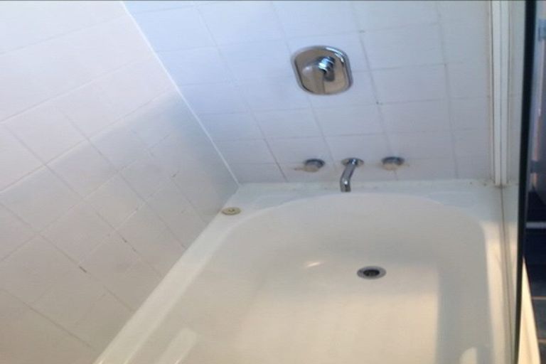 Photo of property in 1/77 Ennis Avenue, Pakuranga Heights, Auckland, 2010