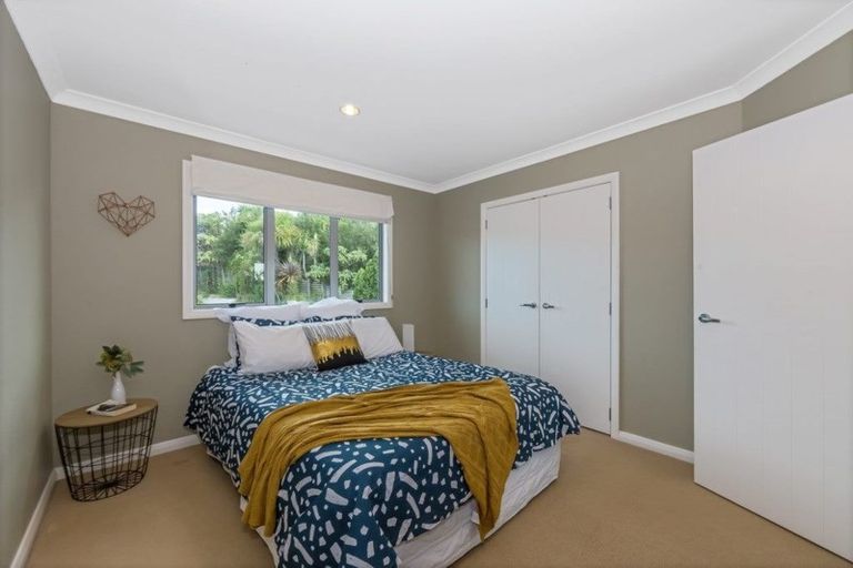 Photo of property in 168 Kittiwake Drive, Schnapper Rock, Auckland, 0632