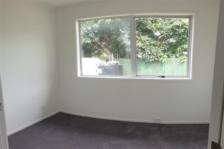 Photo of property in 32 Becker Drive, Weymouth, Auckland, 2103