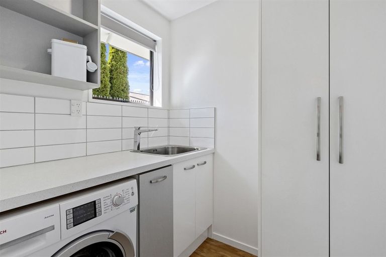 Photo of property in 20 Lowry Avenue, Redwood, Christchurch, 8051