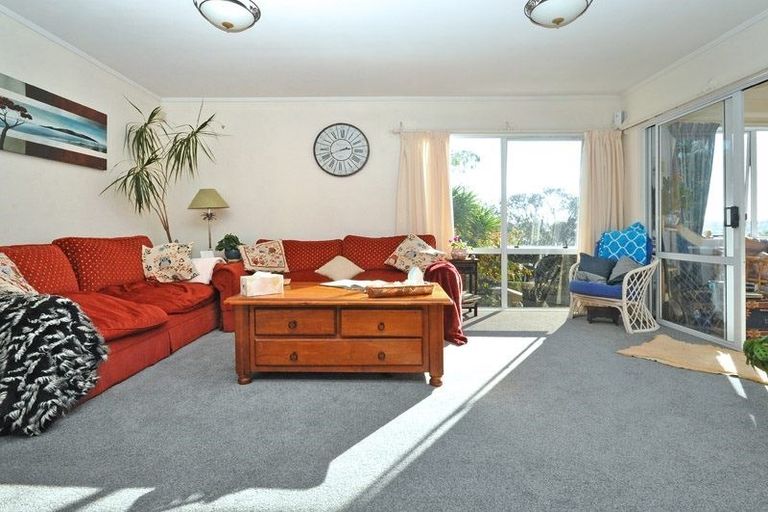 Photo of property in 3 Pohutukawa Avenue, Red Beach, 0932