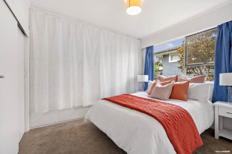 Photo of property in 1/19 Kathleen Street, Totara Vale, Auckland, 0627