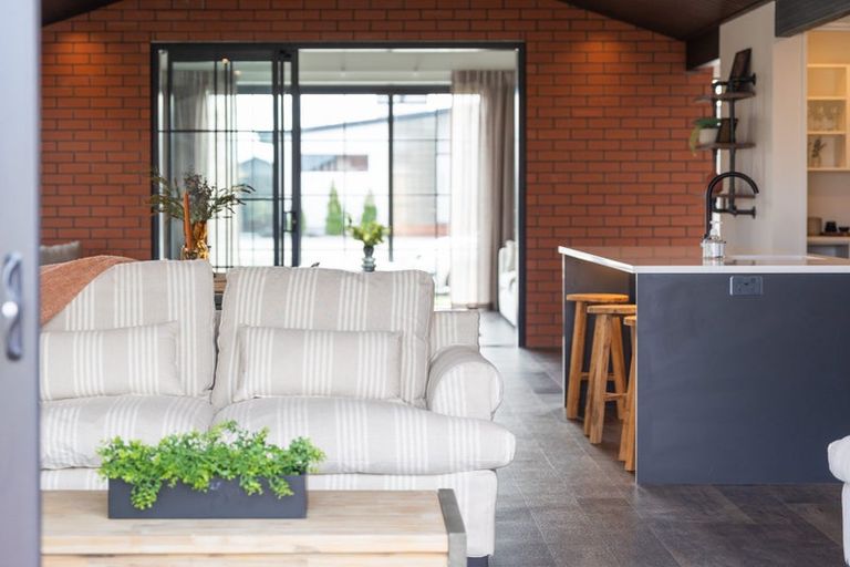 Photo of property in 32 Finstock Way, Rolleston, 7614