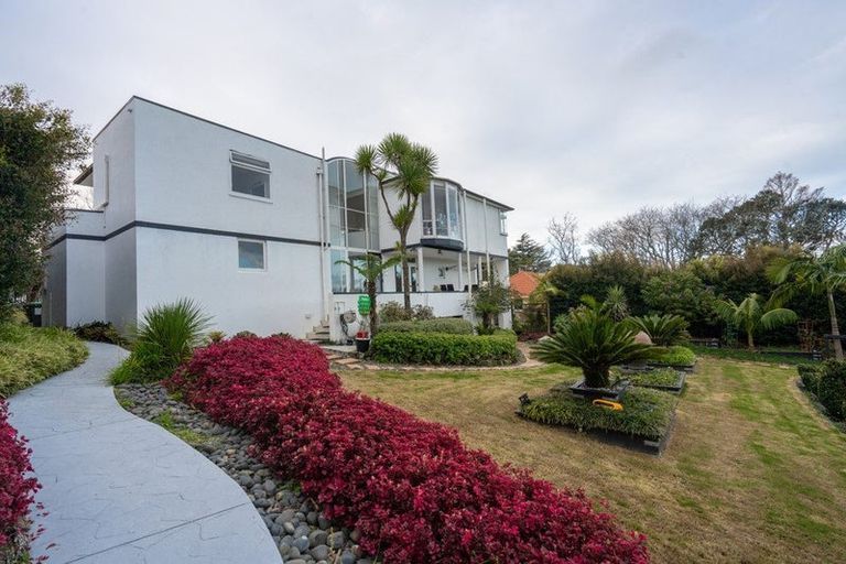 Photo of property in 27 Palmer Crescent, Mission Bay, Auckland, 1071