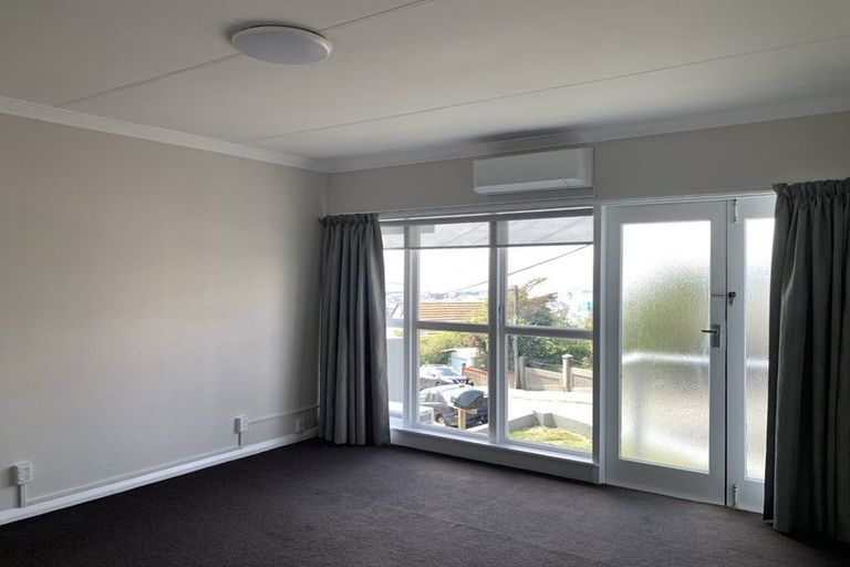 Photo of property in 76b Thompson Street, Mount Cook, Wellington, 6011