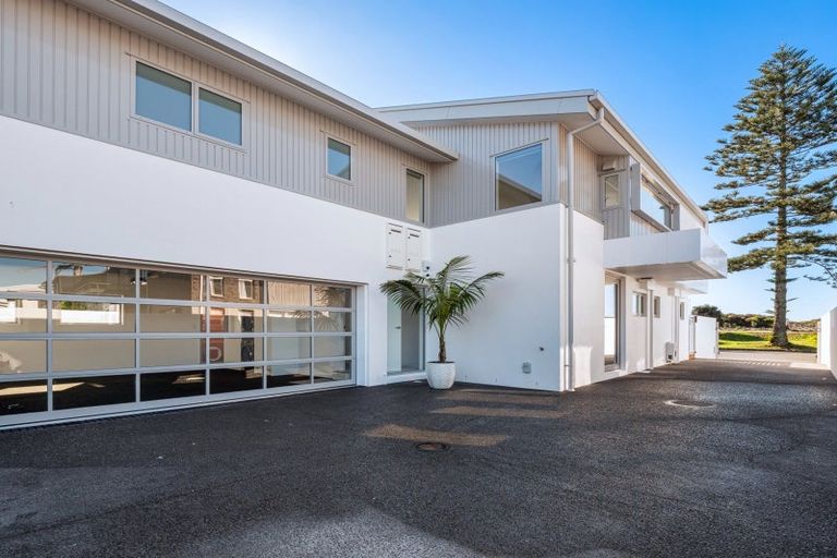 Photo of property in 88 Marine Parade, Mount Maunganui, 3116