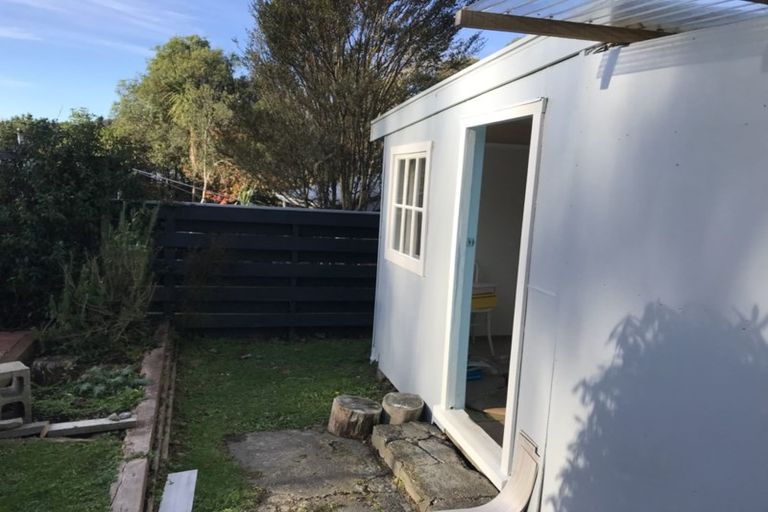 Photo of property in 17 Winchester Avenue, Pinehaven, Upper Hutt, 5019