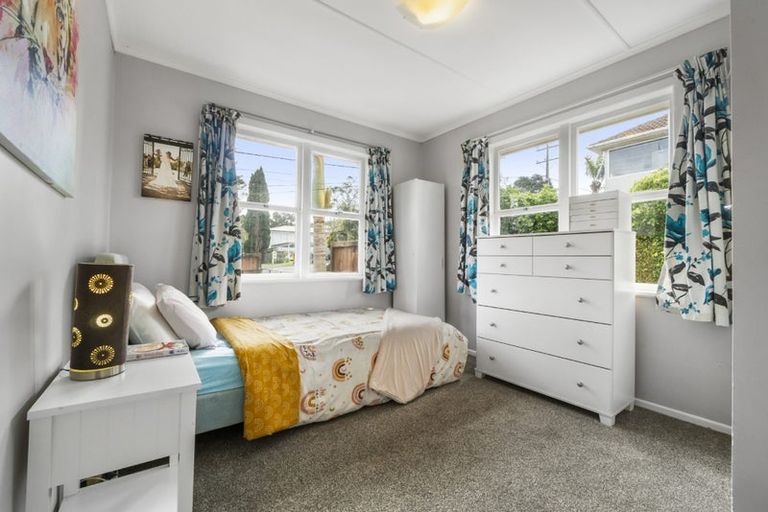 Photo of property in 1/62 Roberts Road, Glenfield, Auckland, 0629