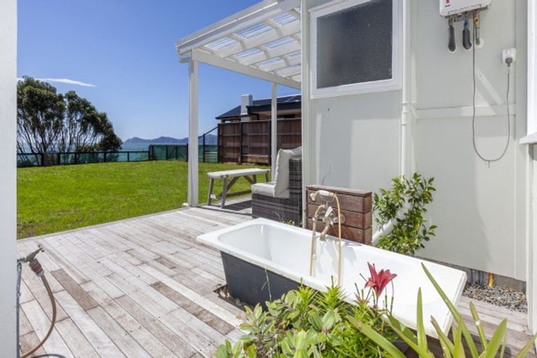 Photo of property in 39 Aperahama Street, Paekakariki, 5034