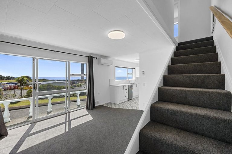 Photo of property in 27a Port View Crescent, Moturoa, New Plymouth, 4310