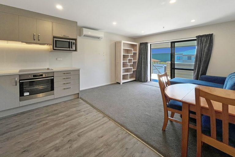 Photo of property in 80h Shakespeare Road, Waltham, Christchurch, 8023