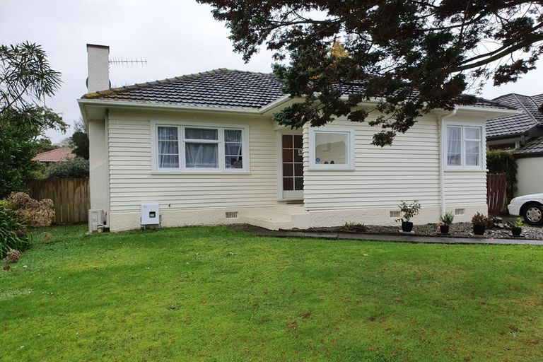 Photo of property in 12 Centennial Drive, Hokowhitu, Palmerston North, 4410