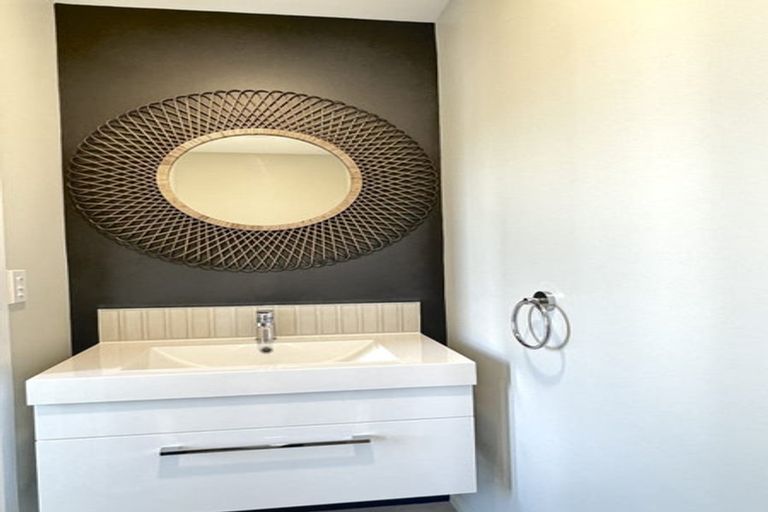 Photo of property in 9 Swinton Place, Churton Park, Wellington, 6037