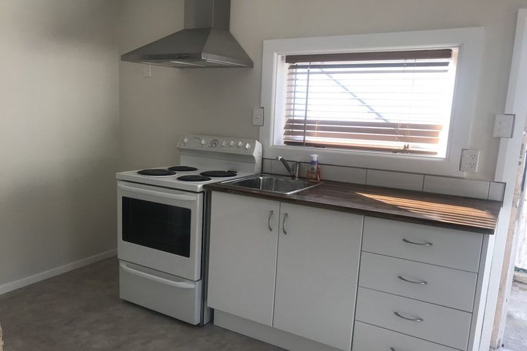 Photo of property in 18 Edinburgh Terrace, Berhampore, Wellington, 6023