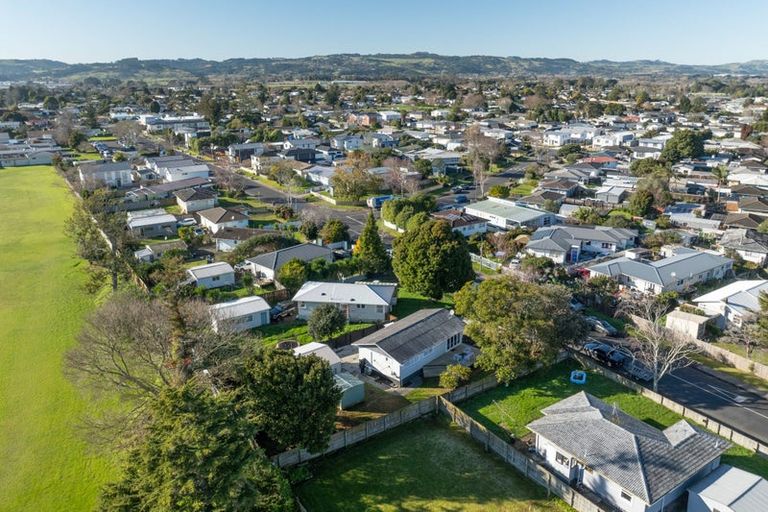 Photo of property in 27 Jupiter Street, Rosehill, Papakura, 2113